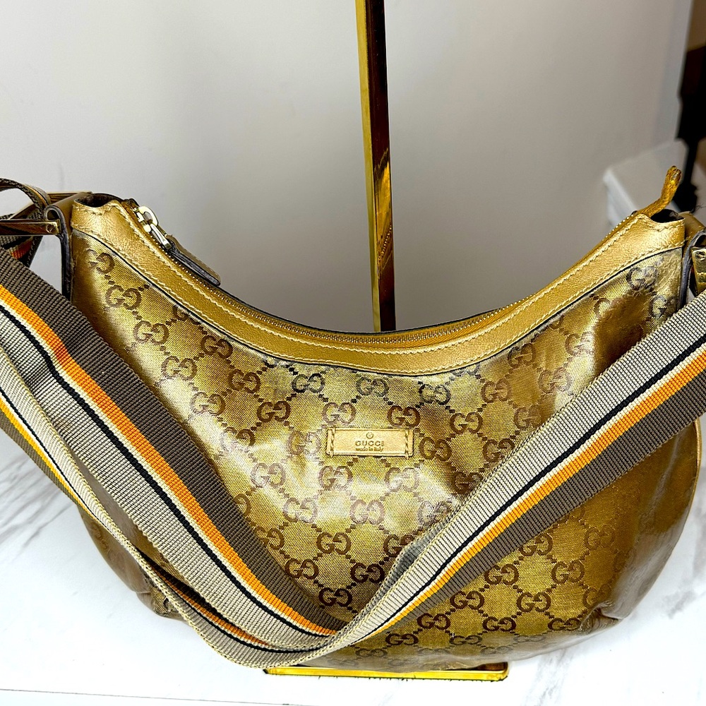 GUCCI GG SUPREME SHOULDER BAG